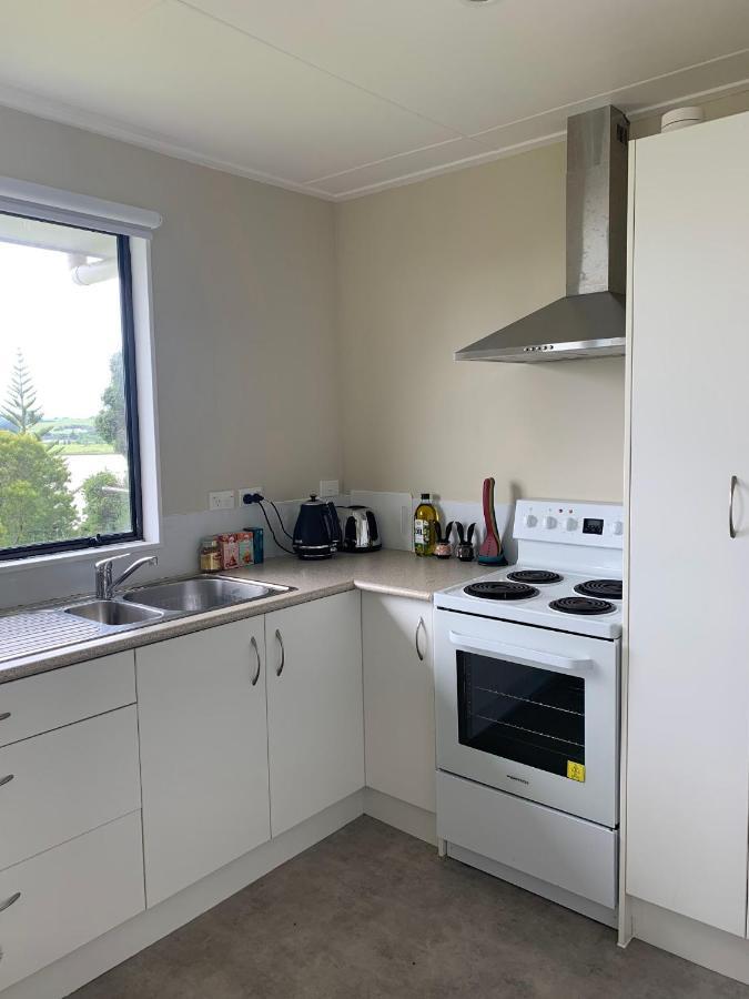 Peaceful Riverfront Cottage In Small Northland Town Te Kopuru 외부 사진