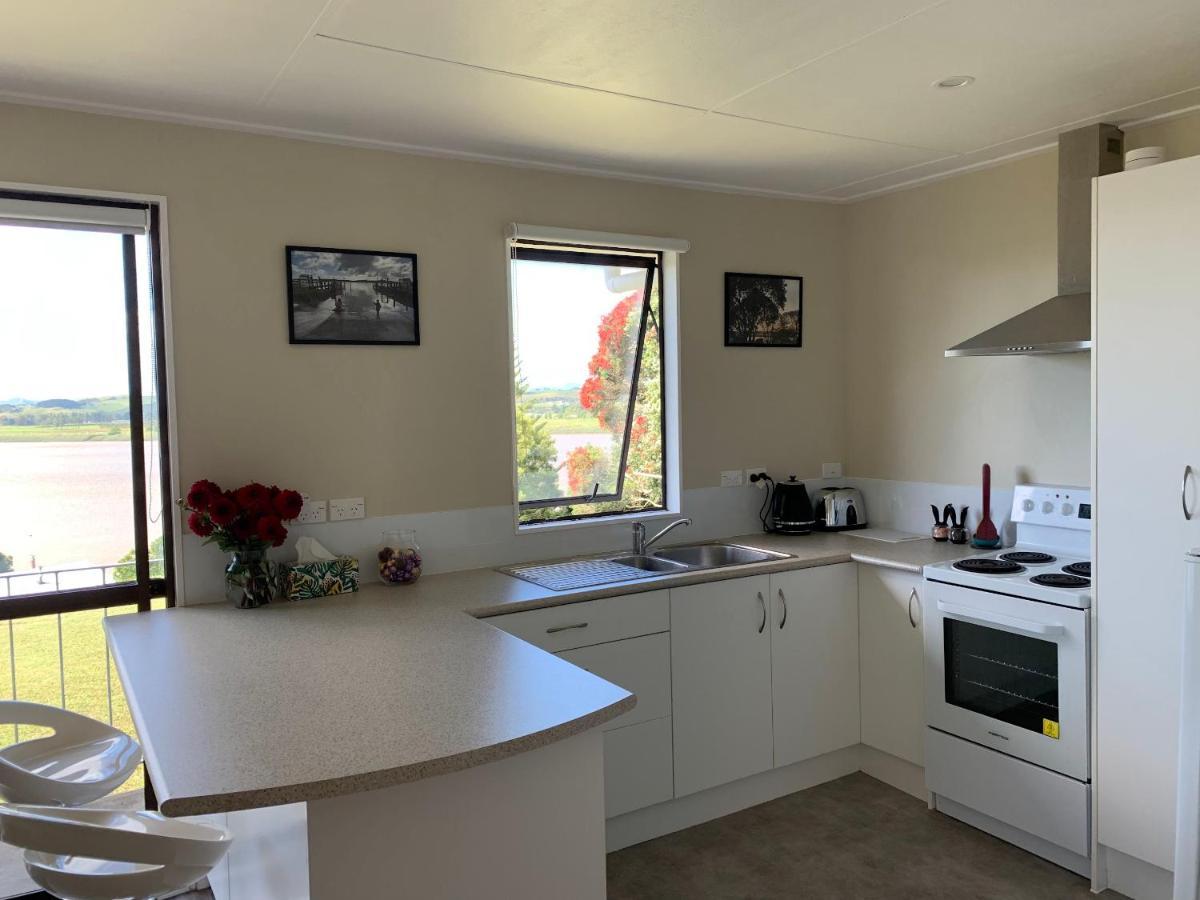 Peaceful Riverfront Cottage In Small Northland Town Te Kopuru 외부 사진